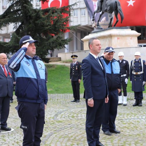 18 Mart Şehitleri Anma ve Çanakkale Zaferi’nin 105’inci yıldönümü nedeniyle, çelenk koyma törenimizi gerçekleştirdik.