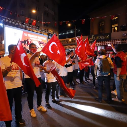 15 Temmuz Demokrasi ve Milli Birlik Günü'nde Alanlardaydık