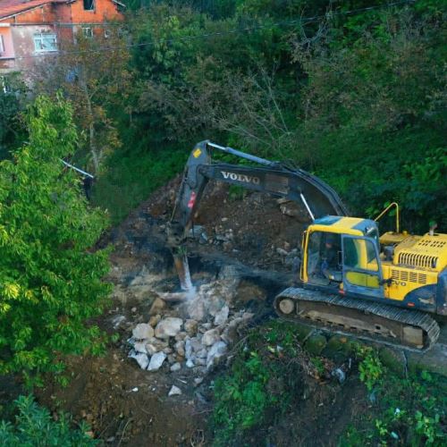 Şehit Sokak'ın Yolunu Genişletiyoruz