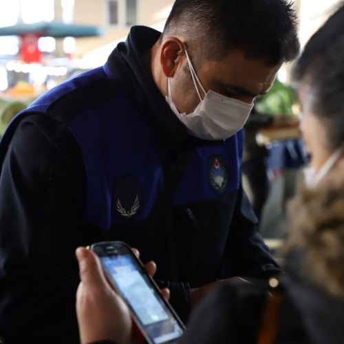 Zabıta Ekiplerimiz Pazar Yerlerinde Covid-19 Denetimi Gerçekleştirdi