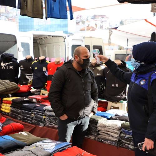 Zabıta Ekiplerimiz Pazar Yerlerinde Covid-19 Denetimi Gerçekleştirdi