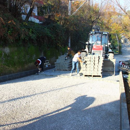 Parke Kaplama Yol Çalışmalarımız Sürüyor