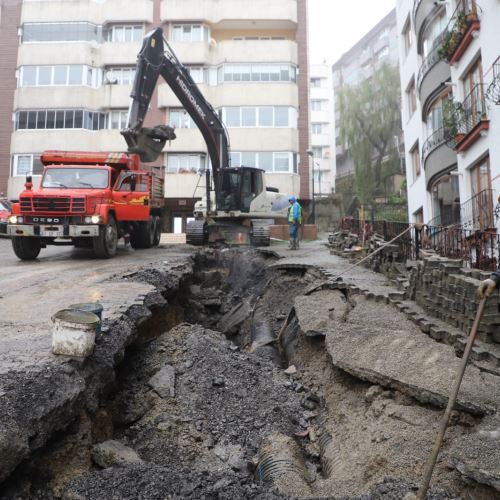 Ekiplerimiz Olumsuz Hava Koşullarına Rağmen Çalışmalarını Sürdürüyor