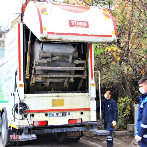 Çöp Konteynerlerimizi Dezenfekte Ediyoruz