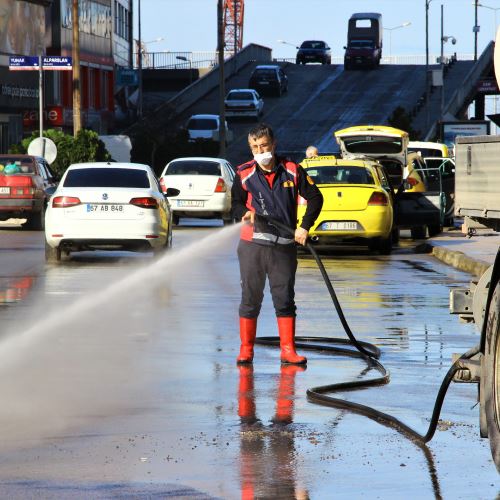 Kar Yağışı Sonrası Temizlik ve Dezenfekte Çalışmalarımız Sürüyor