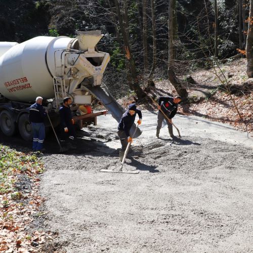 Milli Egemenlik Caddesi'nde Refüj ve Peyzaj Düzenleme Çalışmaları Sürüyor