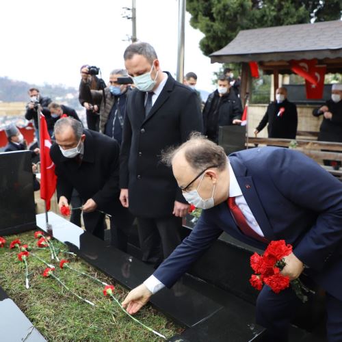 Başkanımız Dr.Ömer Selim ALAN'dan Şehitlik Ziyareti