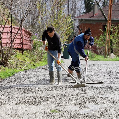 Yol Çalışmalarımız Devam Ediyor 