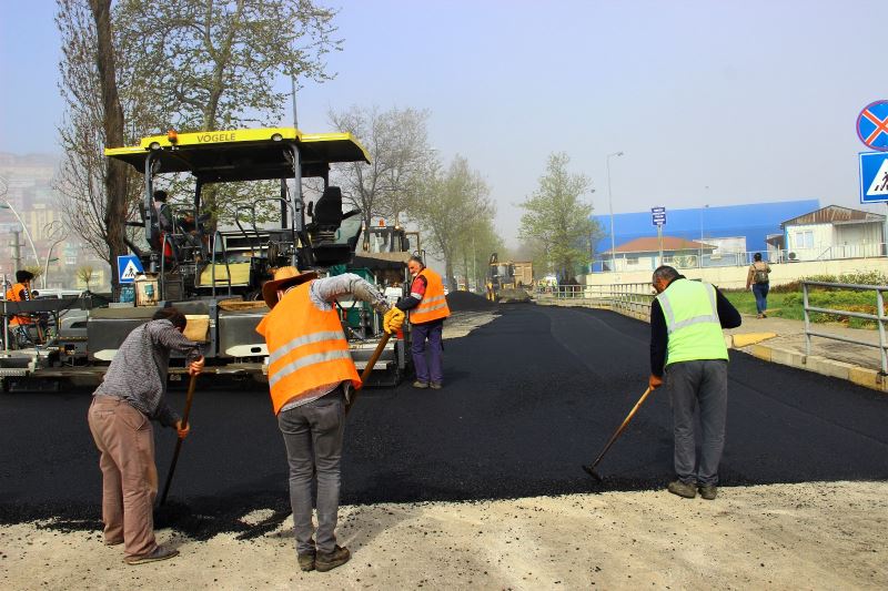 Milli Egemenlik Caddesi'nde Asfalt Serimine Başladık