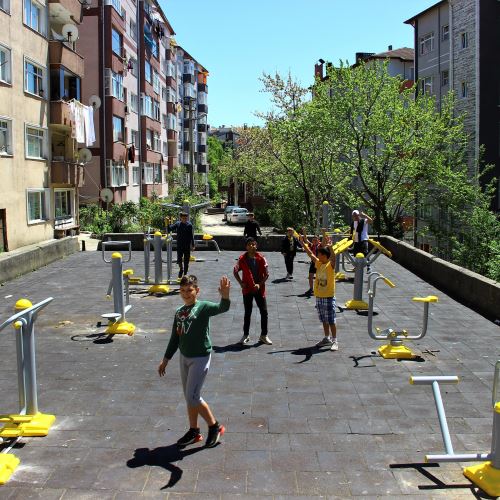 Çocuk Parklarımızı Yeniliyoruz