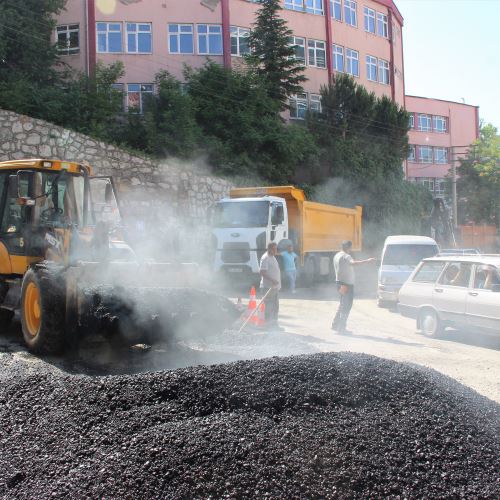 Altyapı Düzenlemelerinin Ardından Yol Bakım-Onarım Çalışmalarımız Sürüyor