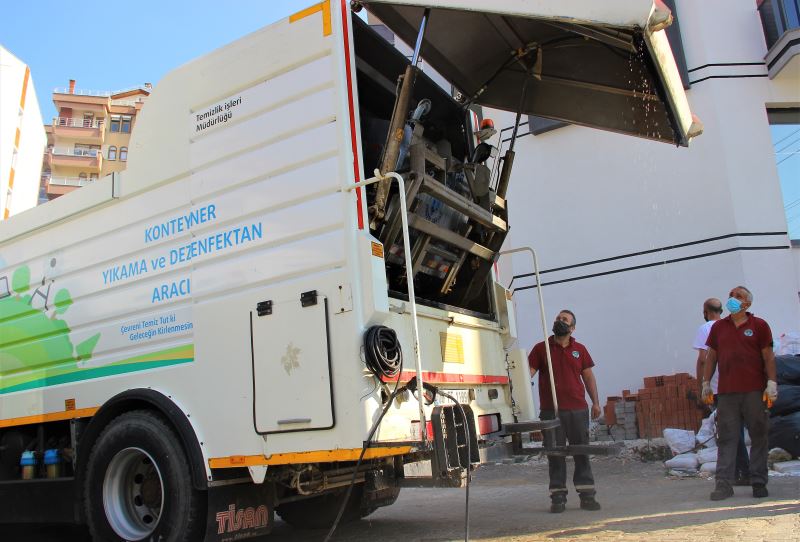 Çöp Konteynerlerimiz Dezenfekte Ediliyor