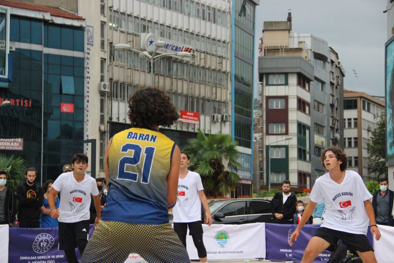 Sokak Basketbolu Turnuvamız Kıran Kırana Devam Ediyor