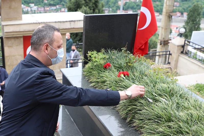 Başkanımız Dr. Ömer Selim Alan'dan Şehitlik Ziyareti