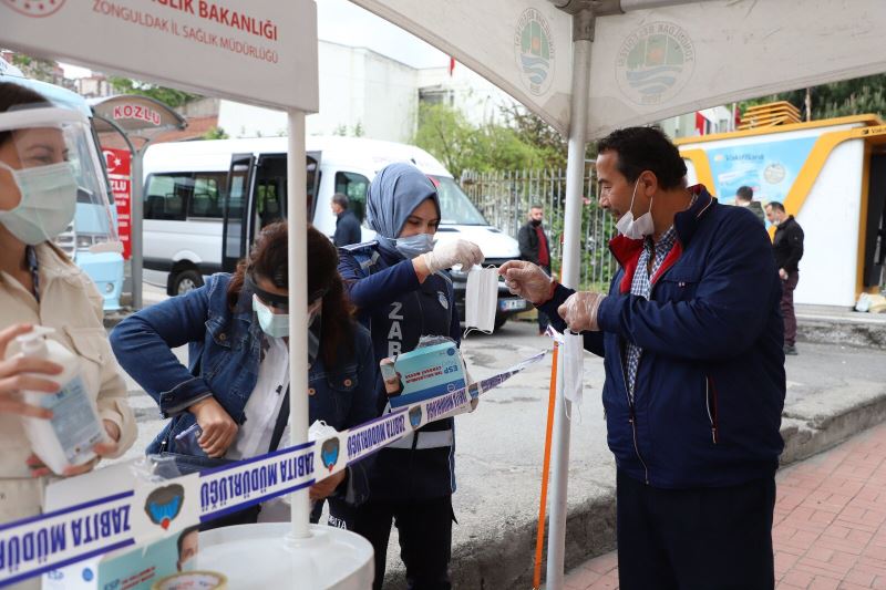 Vatandaşlarımıza Maske Dağıtımı Gerçekleştirdik