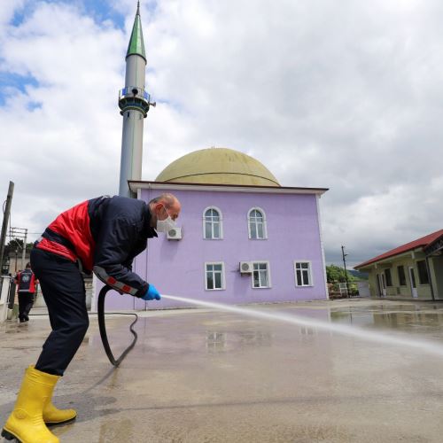 29 Mayıs Günü Cuma Namazı Kılınacak Alanlar Dezenfekte Ediliyor