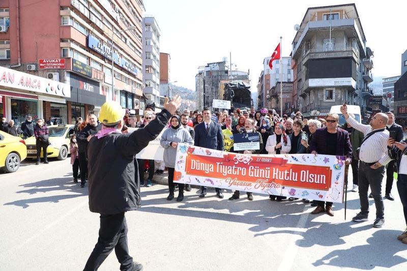 Amatör Tiyatrolar Şenliğimiz Başladı