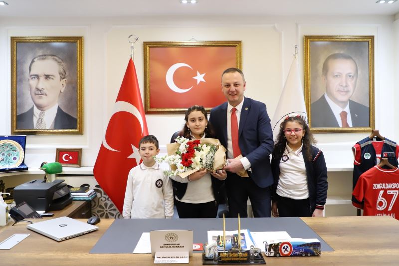 Başkanımız Dr.Ömer Selim ALAN, 23 Nisan'da Makamını Çocuklara Devretti