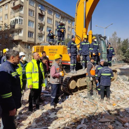 Başkanımız Dr.Ömer Selim ALAN Deprem Bölgesinde