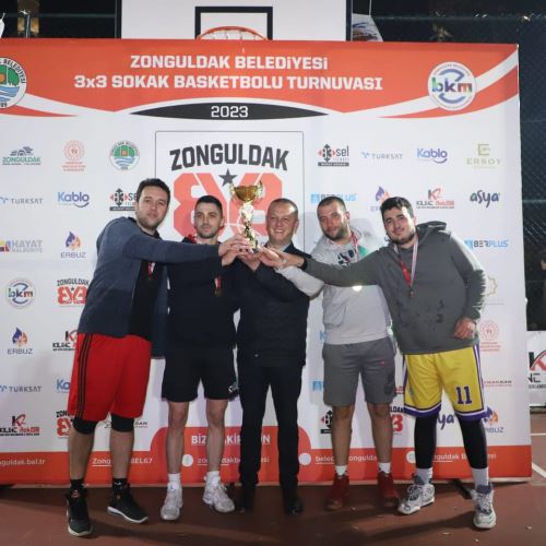 Sokak Basketbolu Turnuvası Ödülleri Sahiplerini Buldu