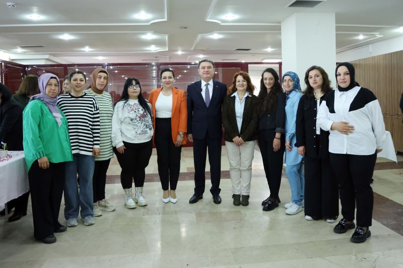 Başkanımız Sn.Tahsin ERDEM Personellerimizin Anneler Gününü Kutladı
