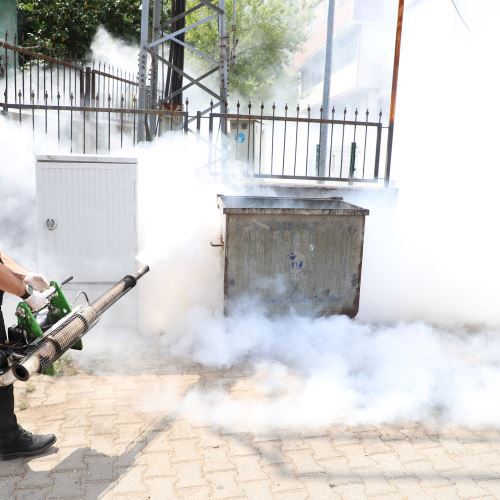 Çöp Konteynerlerine Yönelik İlaçlama Çalışması Gerçekleştirdik
