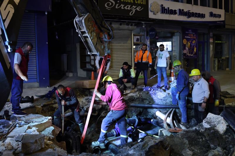 Cumhuriyet Caddesi’nde İçmesuyu Şebekesi Yenileniyor
