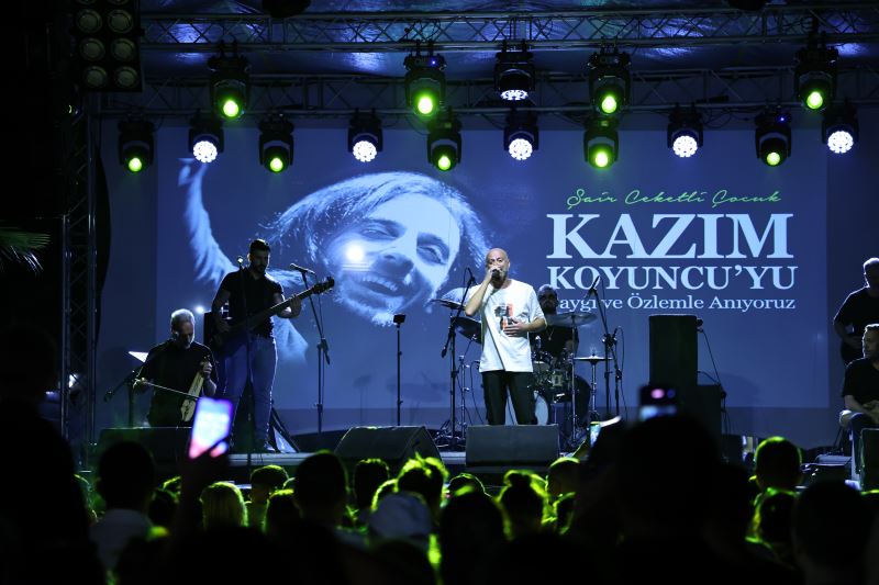 “Şair Ceketli Çocuk” Kazım Koyuncu, Zonguldak’ta Unutulmadı