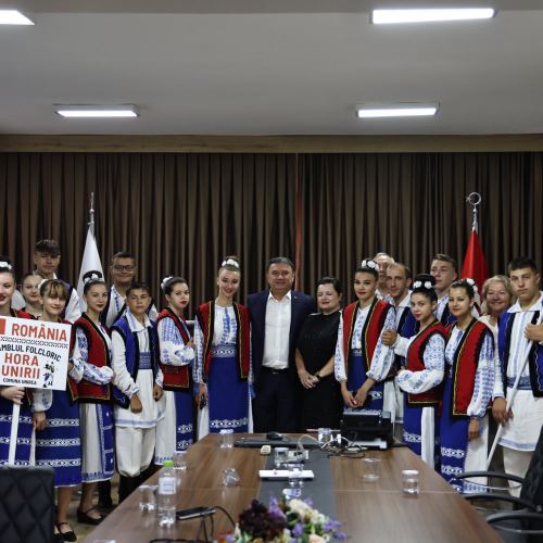 Romen Halk Dansçılarından Dostluk Ziyareti