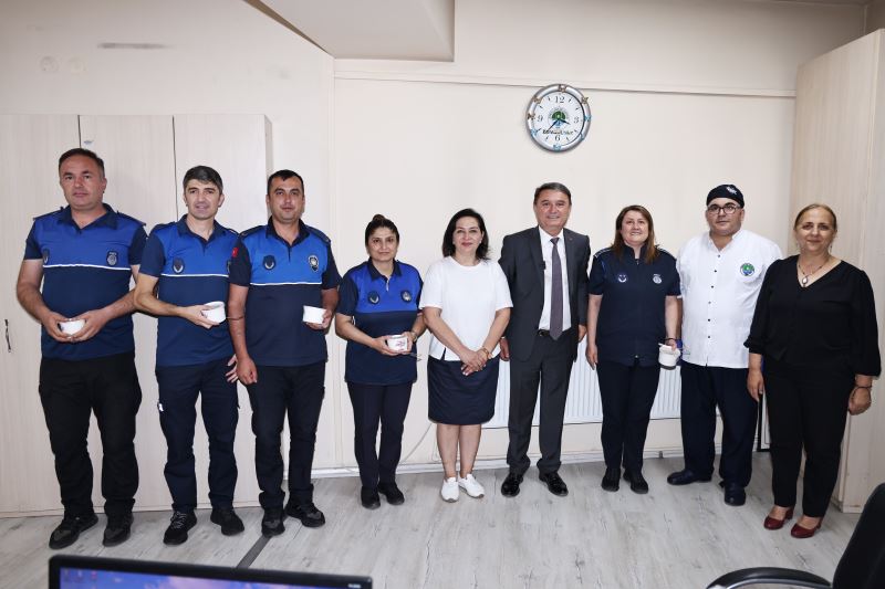 Başkanımız Sn.Tahsin Erdem’den Aşure İkramı
