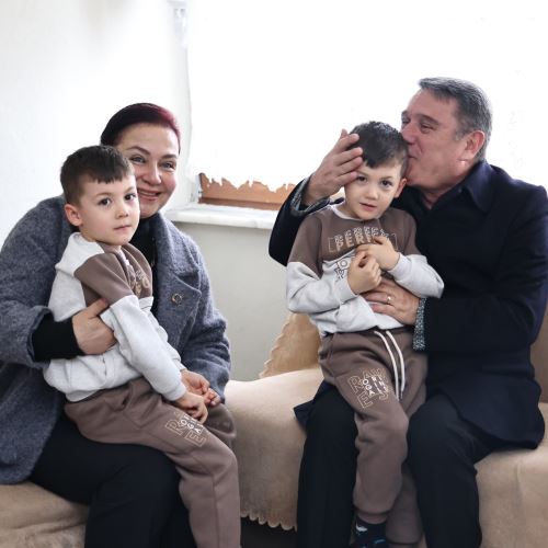 Süt Bebesi Projesi ile Minik Yüreklere Destek