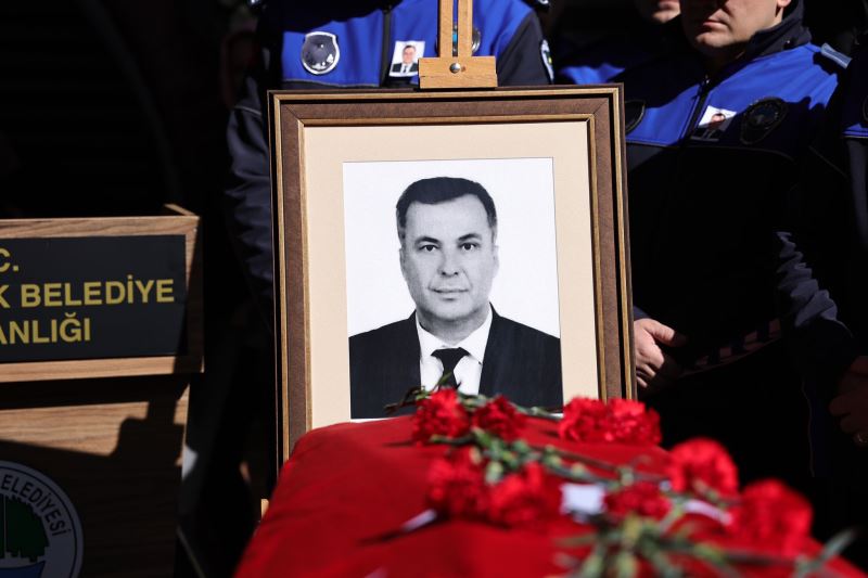 Zabıta Müdürümüz Nazmi Çolban İçin Belediye Önünde Tören Düzenlendi