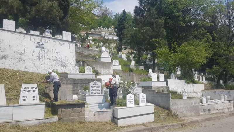 Kurban Bayramı Öncesi Mezarlıklarımız Temizleniyor