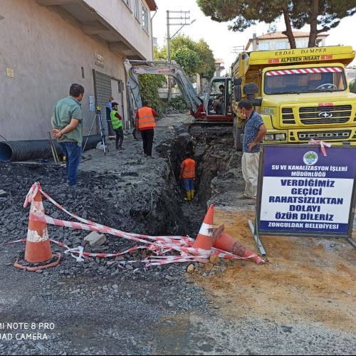 Zeybek Sokak'a Uzun Yıllar Hizmet Verecek Altyapı Kuruluyor