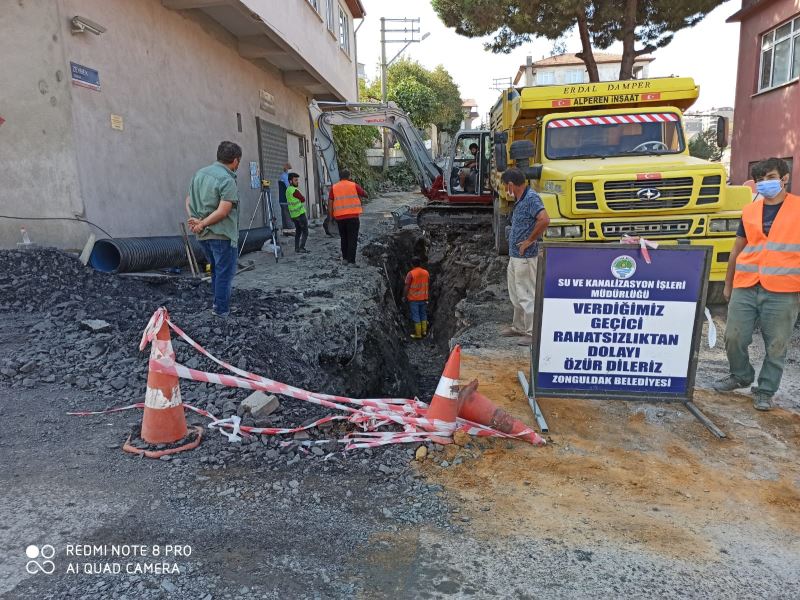 Zeybek Sokak'a Uzun Yıllar Hizmet Verecek Altyapı Kuruluyor