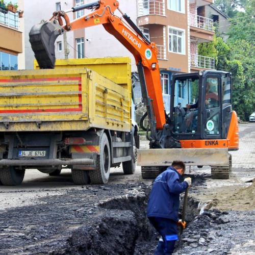 Altyapı Yatırımlarına Devam Ediyoruz