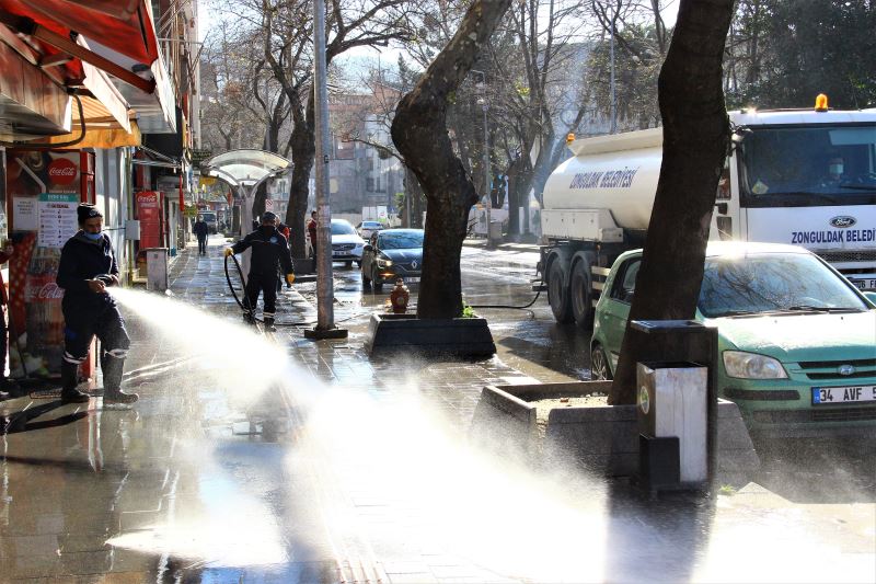 Kar Yağışı Sonrası Temizlik ve Dezenfekte Çalışmalarımız Sürüyor