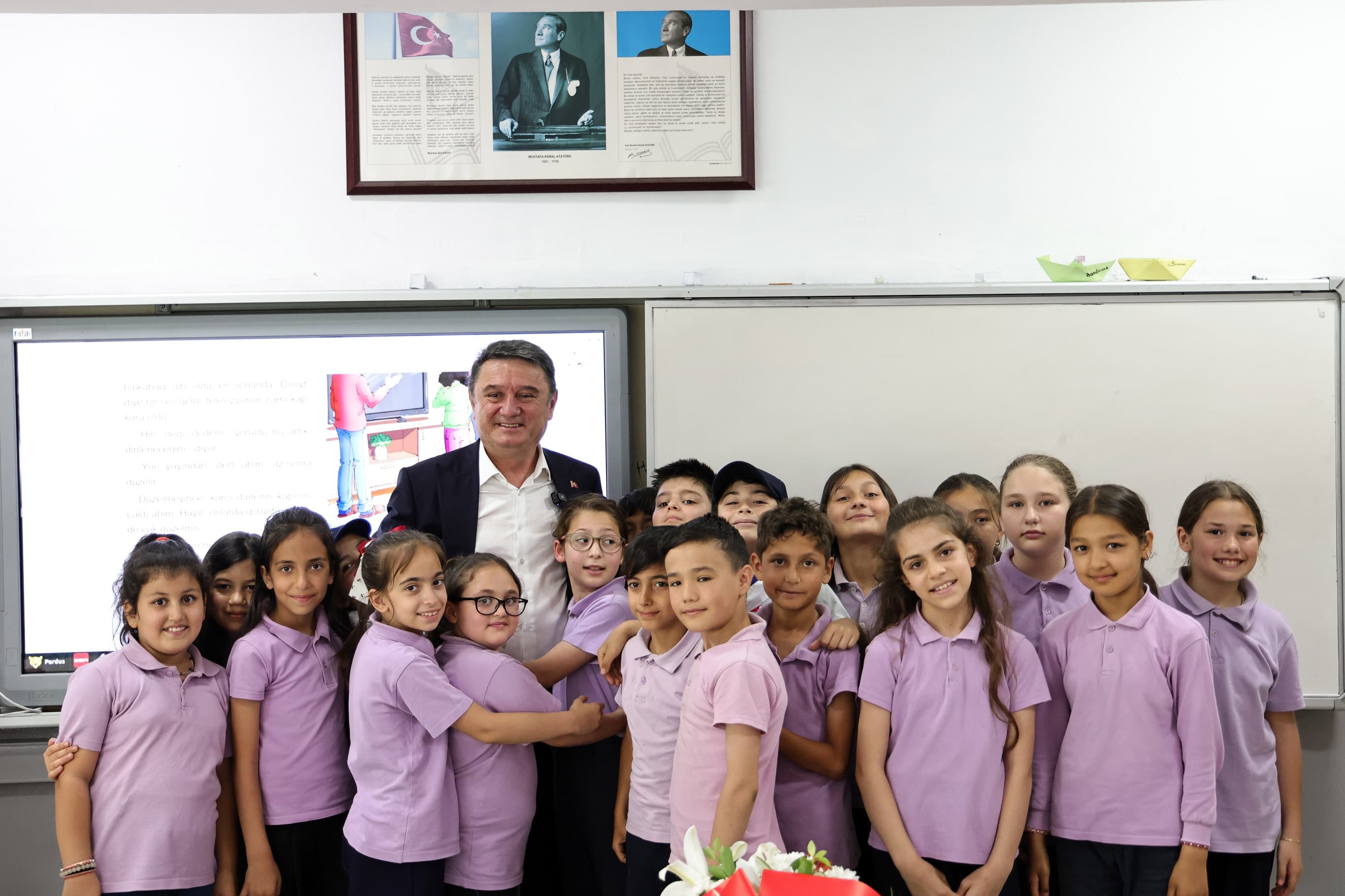 Başkan Erdem, Dumlupınar İlkokulu 4/A sınıfı Öğrencilerinin Konuğu Oldu