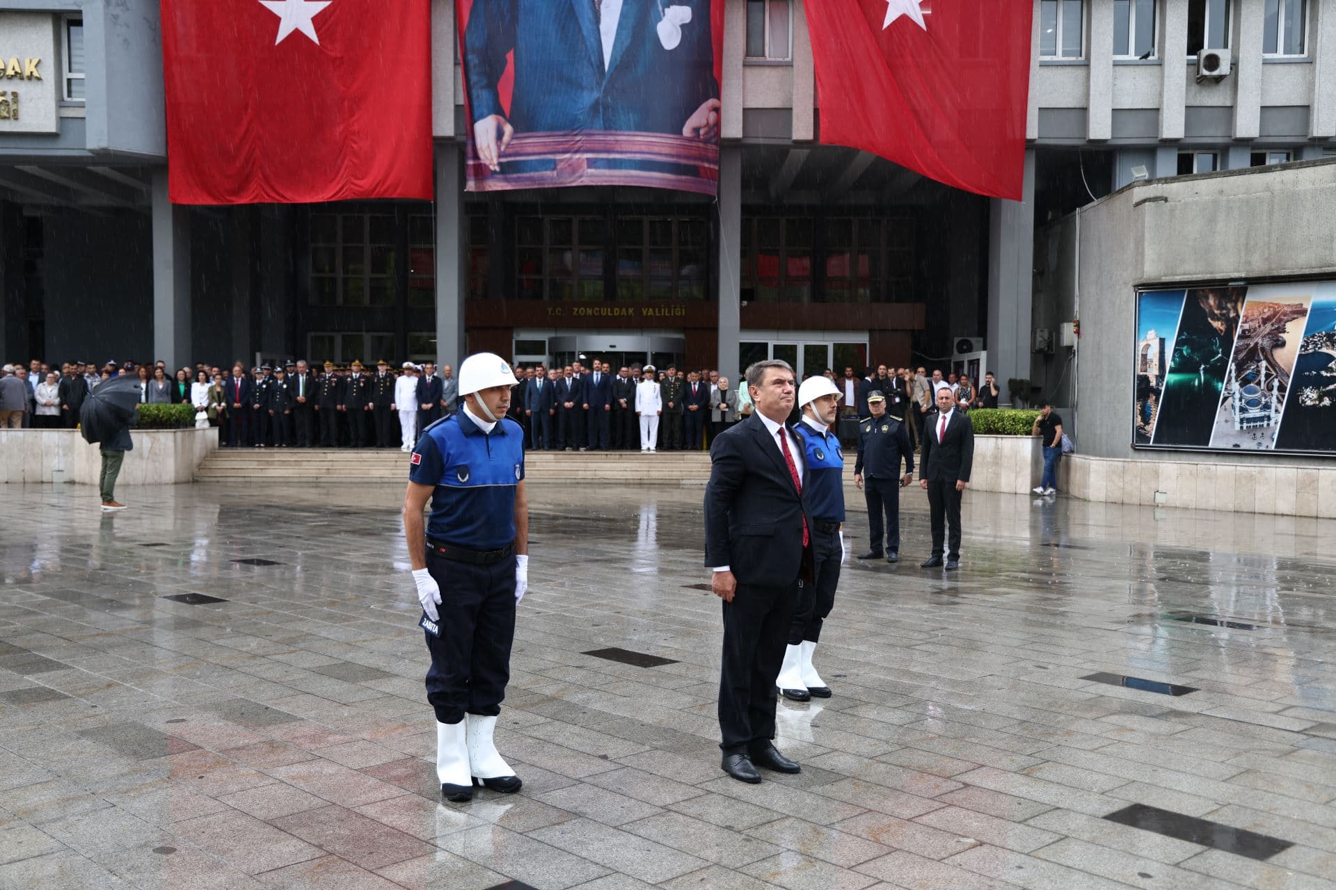Zonguldak’ımıza 93 Yıl Önce Teşrif Eden Gazi Mustafa Kemal Atatürk’ü Saygı, Sevgi ve Minnetle Anıyoruz