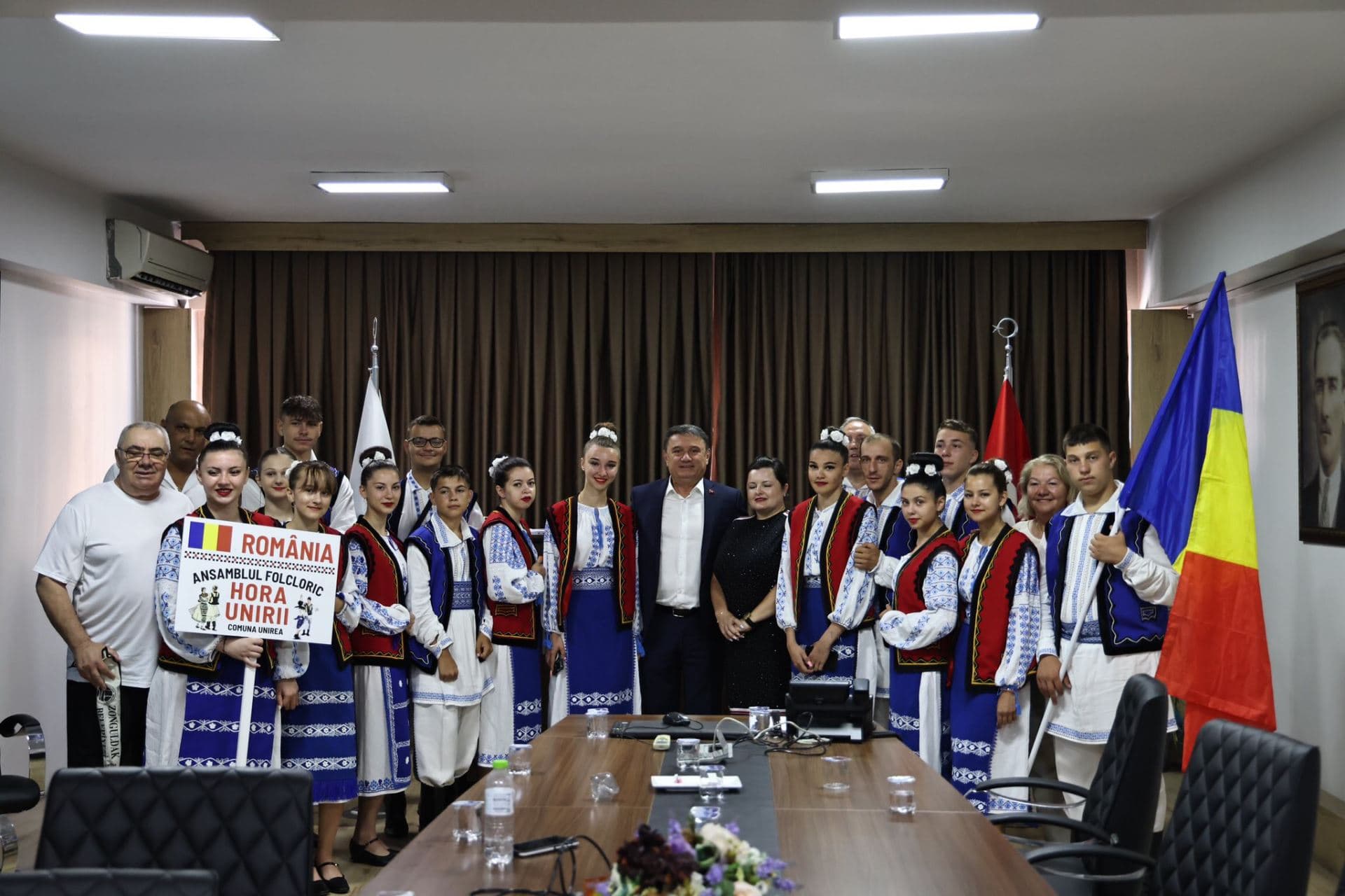 Romen Halk Dansçılarından Dostluk Ziyareti