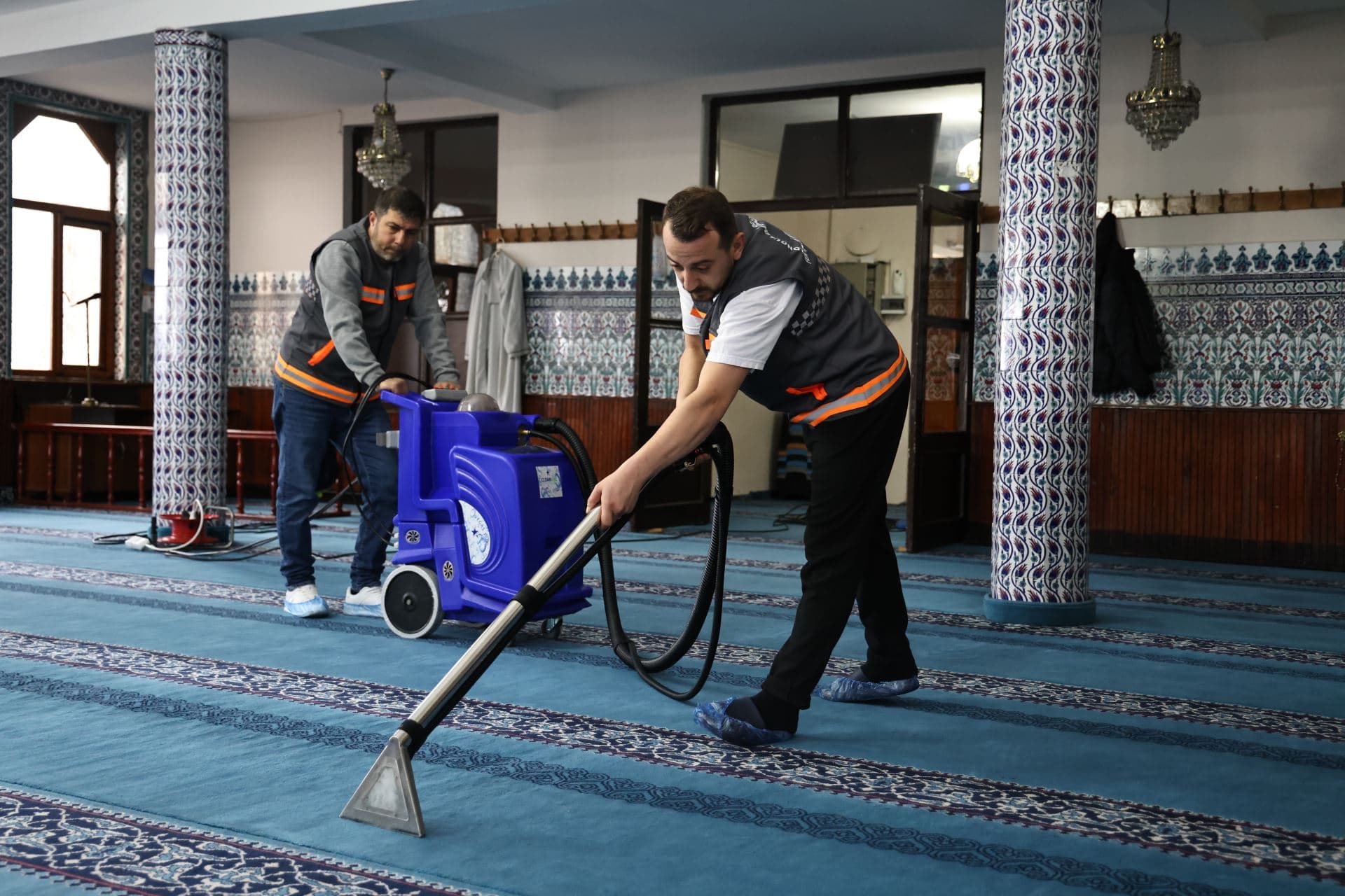 Ramazan Ayında Camilerimizde Temizlik Çalışmalarımızı Başlattık